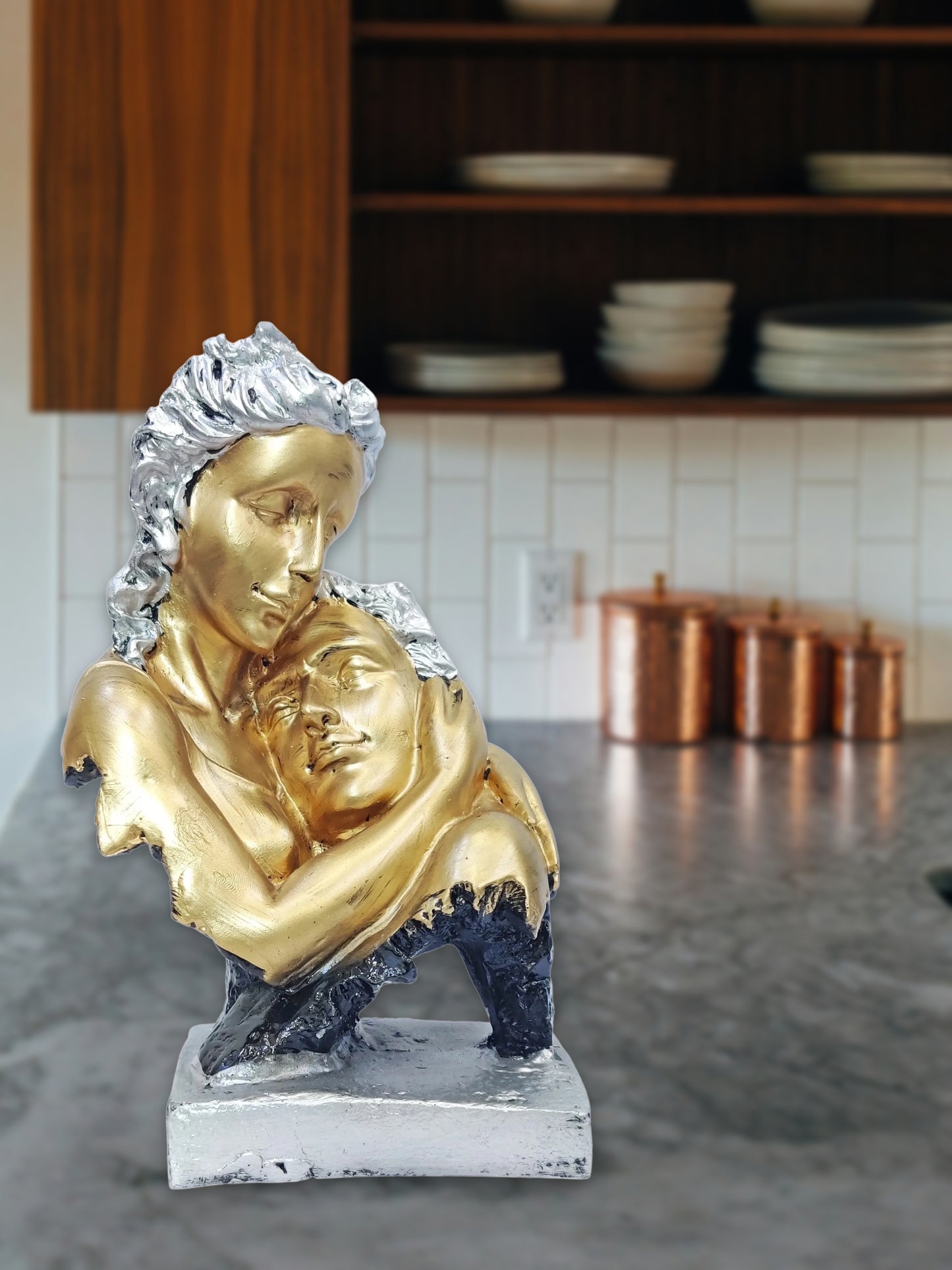 ARTSY® Couple Face Idol - A Symbol of Togetherness and Harmony, pack of 1 piece, Golden