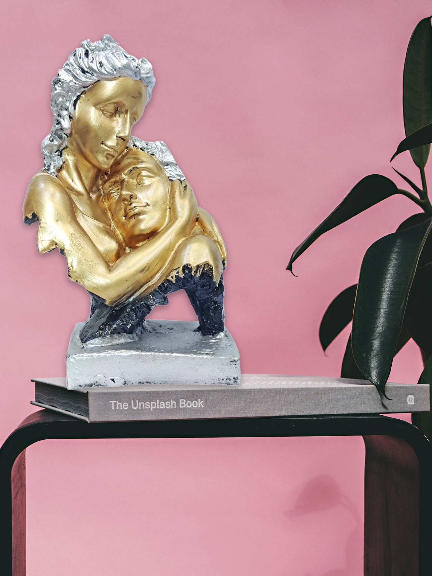 ARTSY® Couple Face Idol - A Symbol of Togetherness and Harmony, pack of 1 piece, Golden