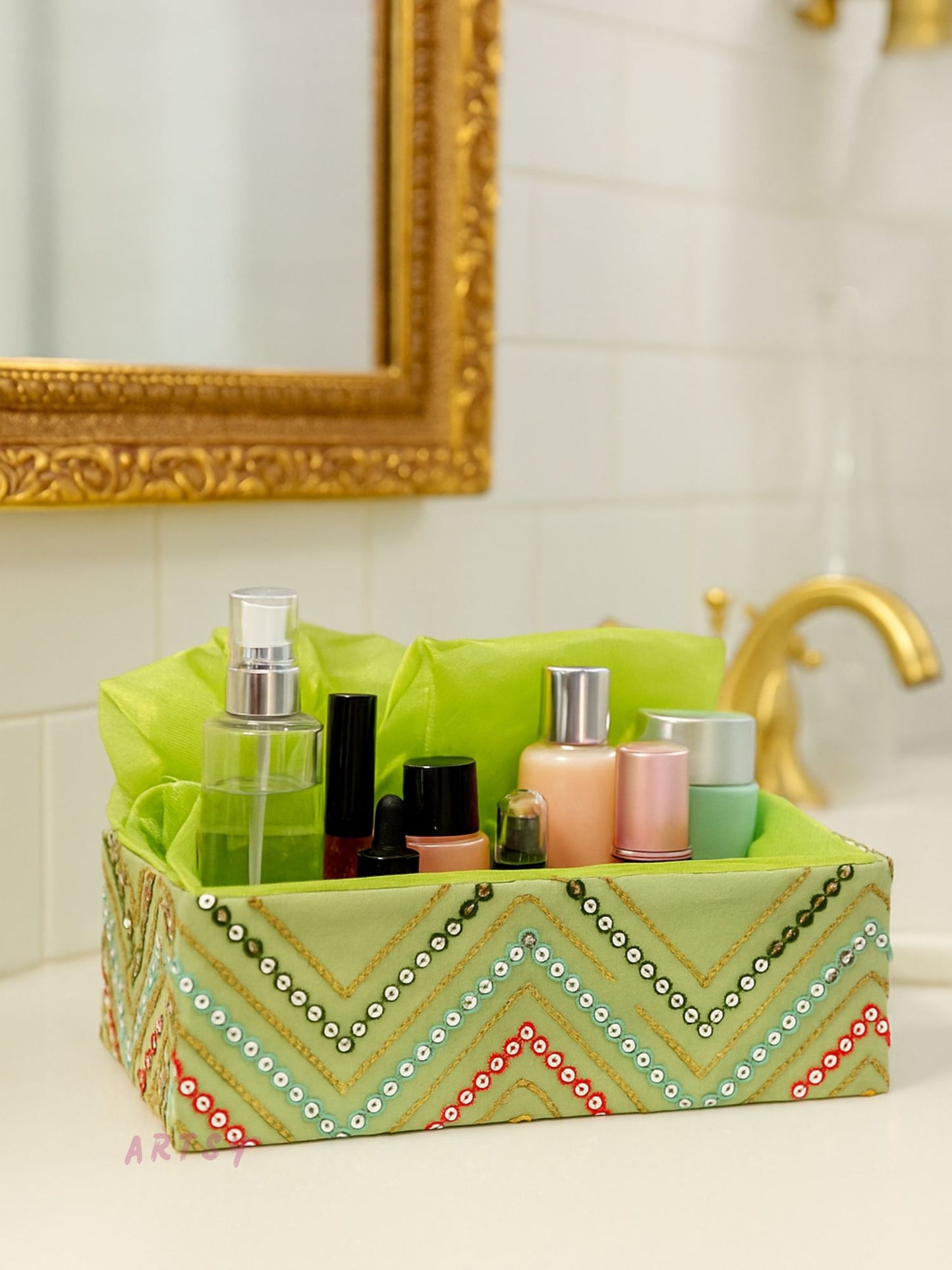 ARTSY Elegant Handcrafted Mesh Food Cover Basket for Serving & Festive Gifting