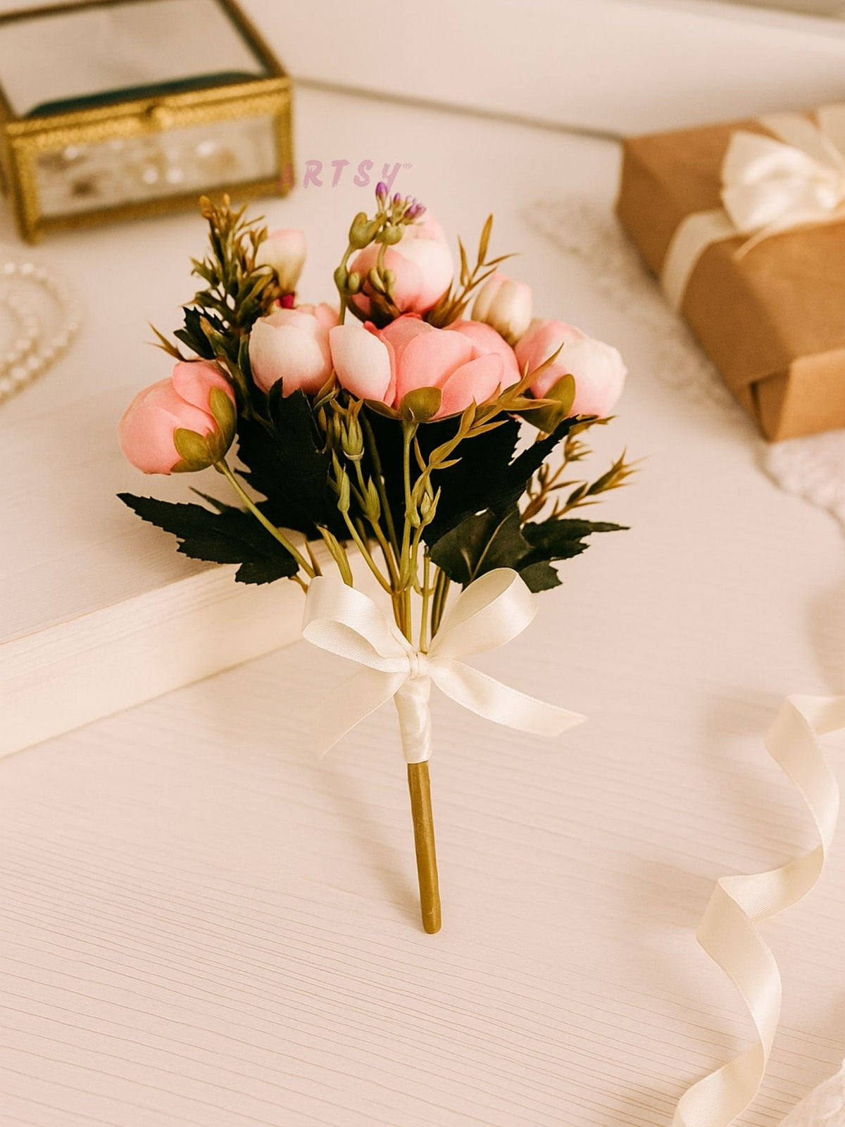 ARTSY Artificial Pink & White Flower Bunch for Home Decor
