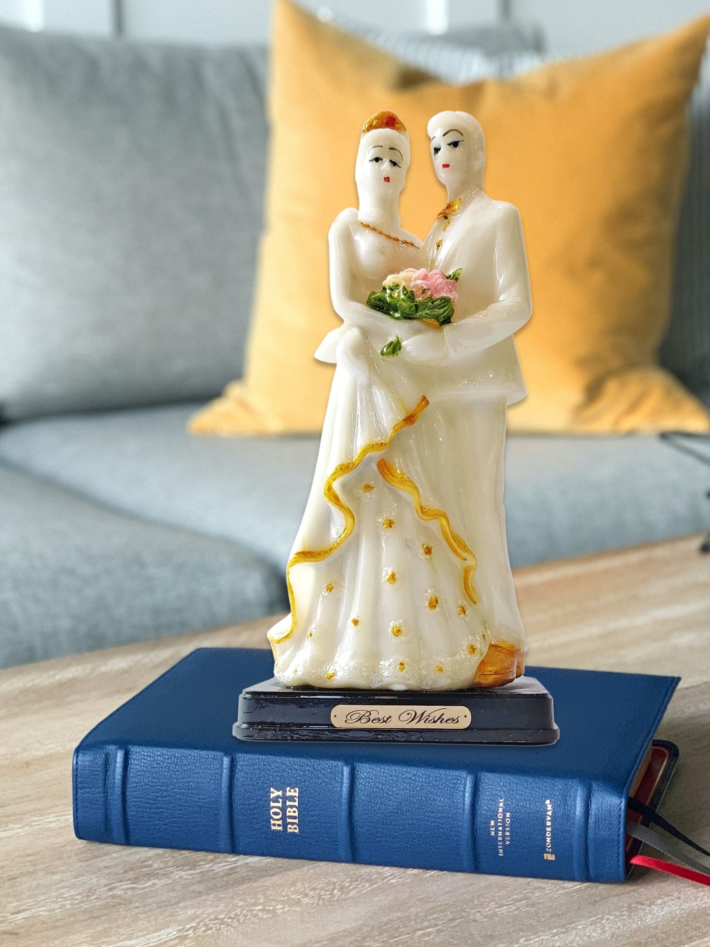 ARTSY® Pure Love: White Couple Statue showpiece for table top, gifting, white, 1 piece